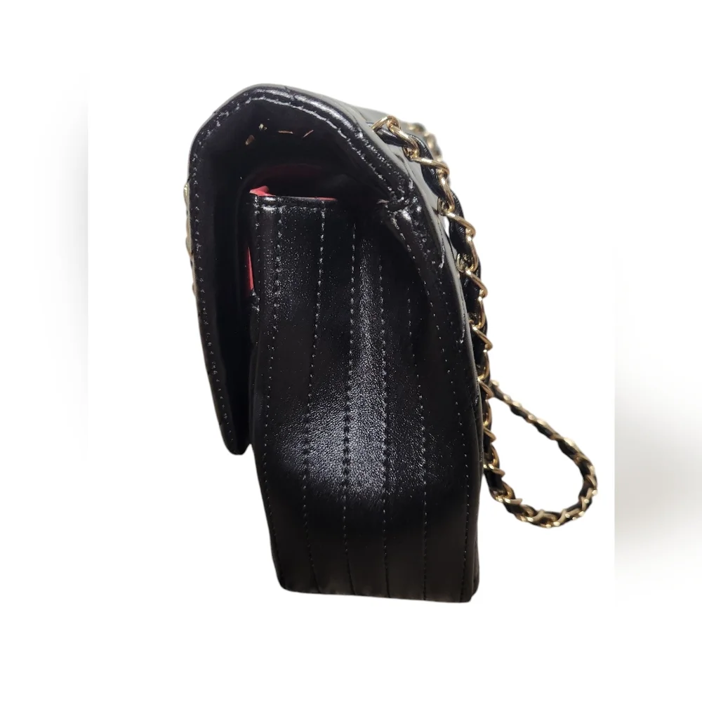Chevron Black Quilted Shoulder Crossbody Gold Chain Bag - Picture 4 of 7